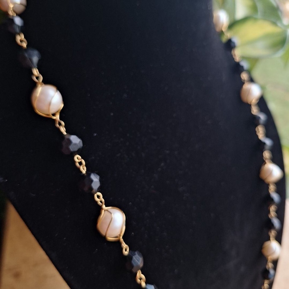 Vintage Trifari Necklace Faux Pearl Black Bead Gold Tone Chain Twisted 28 inches